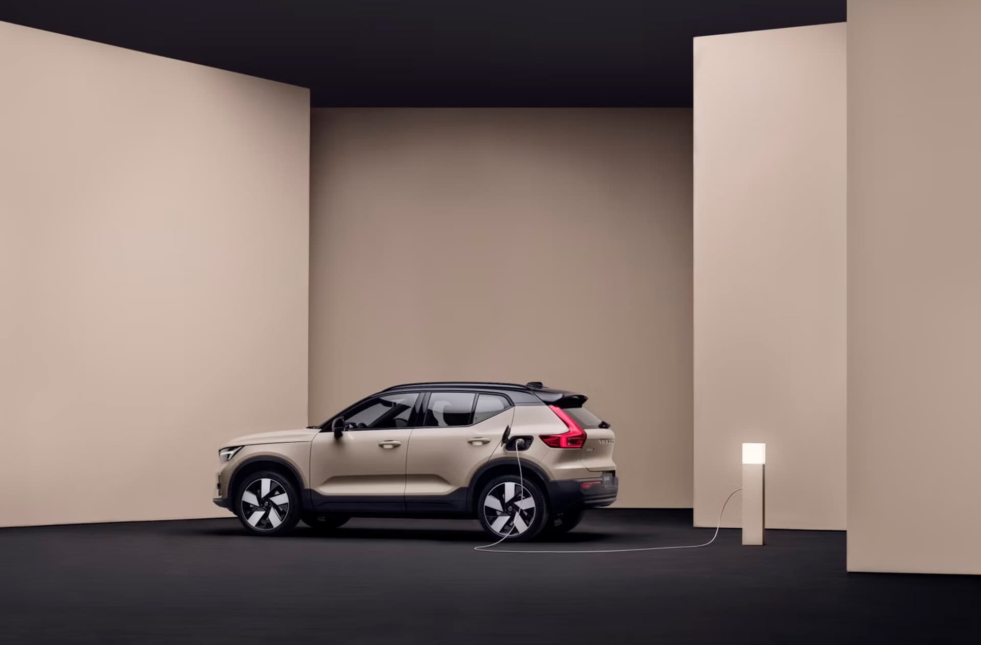 EX40 - O SUV 100% elétrico, versátil e inteligente.