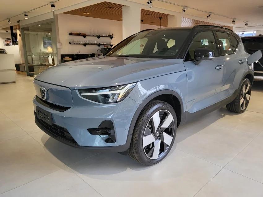 Volvo XC40 P8 RECHARGE TWIN ELECTRIC ULTIMATE AWD 2024 Elétrico - Picture 2