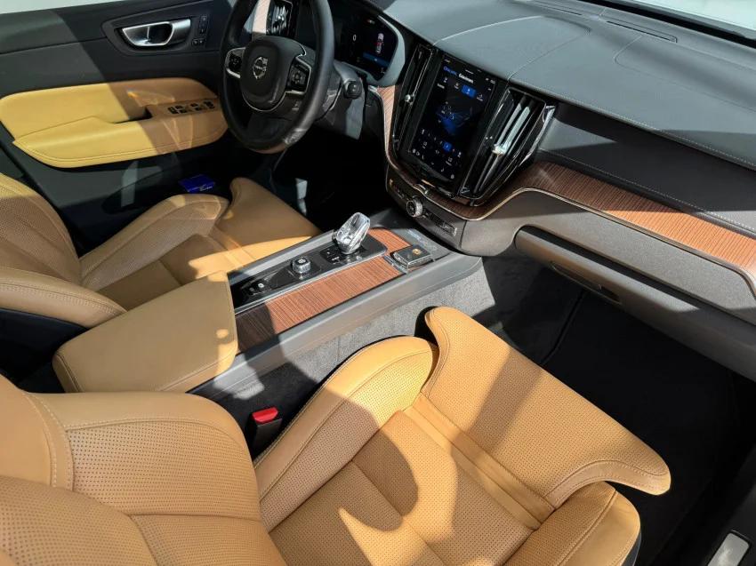 Volvo XC60 2.0 T8 RECHARGE ULTIMATE AWD GEARTRONIC 2023 Híbrido - Picture 18