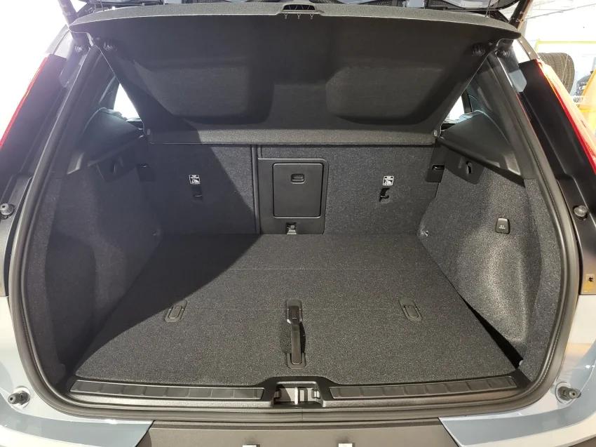 Volvo XC40 P8 RECHARGE TWIN ELECTRIC ULTIMATE AWD 2024 Elétrico - Picture 11