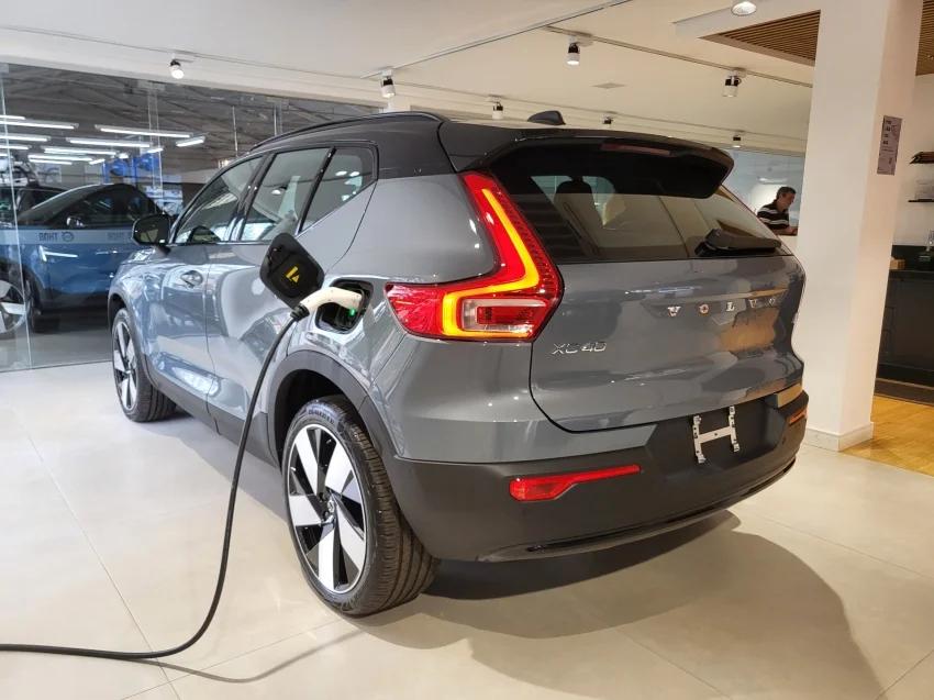 Volvo XC40 P8 RECHARGE TWIN ELECTRIC ULTIMATE AWD 2024 Elétrico - Picture 5