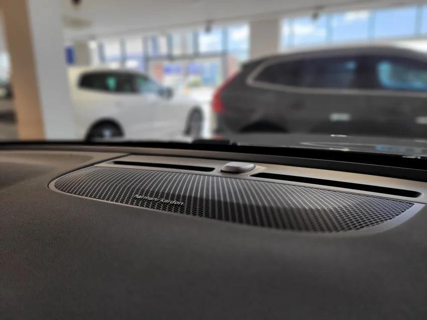 Volvo C40 P8 RECHARGE TWIN ELECTRIC ULTIMATE AWD 2024 Elétrico - Picture 16