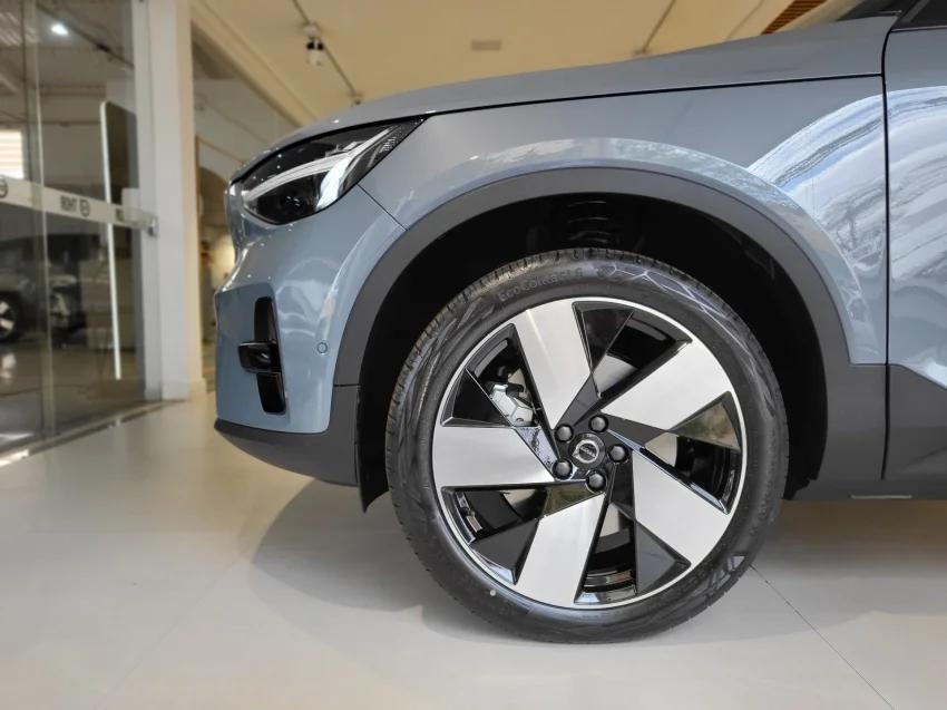 Volvo XC40 P8 RECHARGE TWIN ELECTRIC ULTIMATE AWD 2024 Elétrico - Picture 12