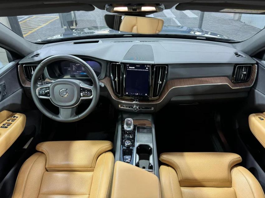Volvo XC60 2.0 T8 RECHARGE ULTIMATE AWD GEARTRONIC 2023 Híbrido - Picture 6