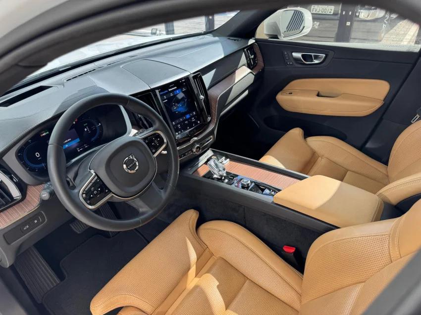 Volvo XC60 2.0 T8 RECHARGE ULTIMATE AWD GEARTRONIC 2023 Híbrido - Picture 11