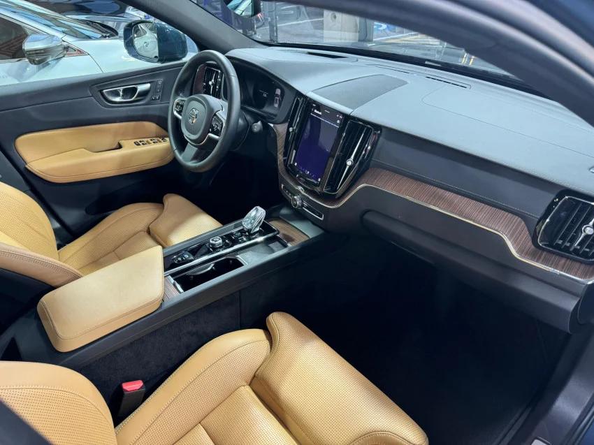 Volvo XC60 2.0 T8 RECHARGE ULTIMATE AWD GEARTRONIC 2023 Híbrido - Picture 18
