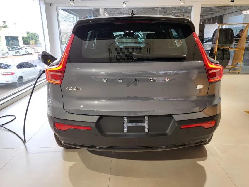 Volvo XC40 P8 RECHARGE TWIN ELECTRIC ULTIMATE AWD 2024 Elétrico - Picture 4